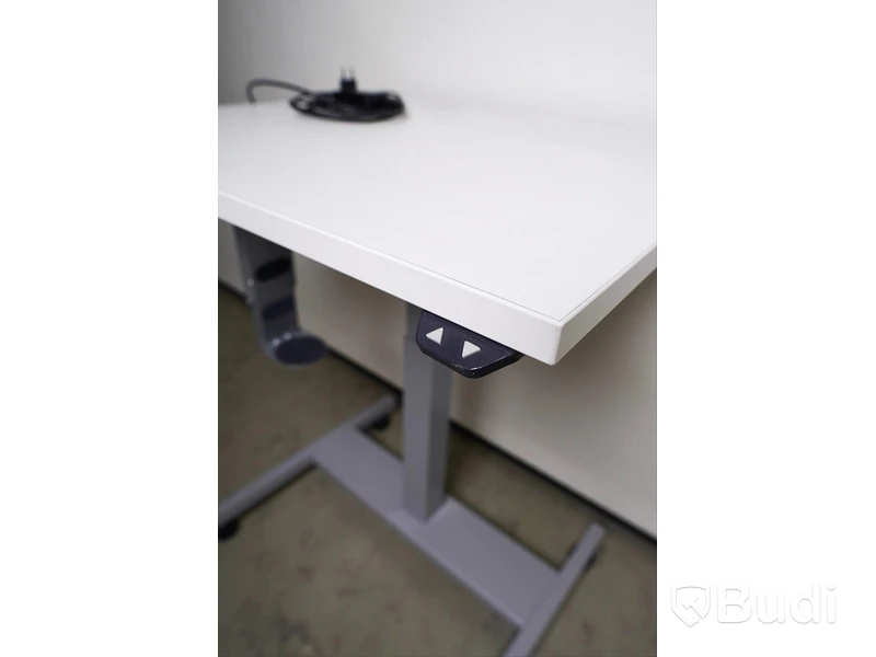 Ergonomiskt sitt-ståbord på hjul